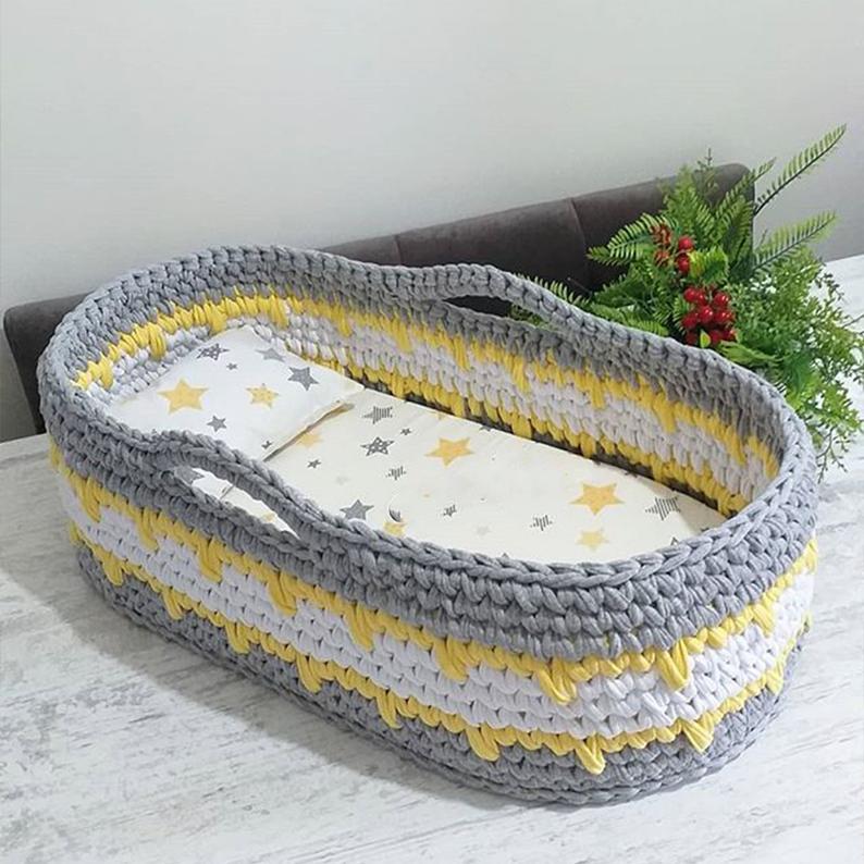 Baby moses basket bassinet Gray Yellow